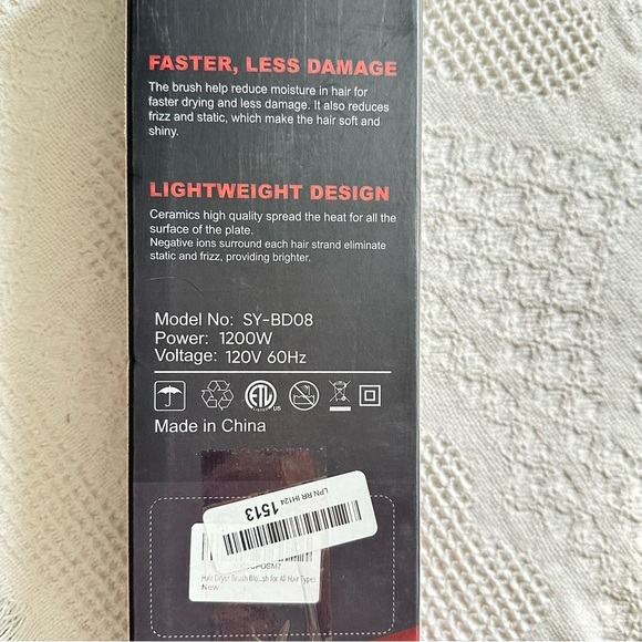 4-In-One Hair Dryer Styling Brush With Ceramic Oval Barrel and Volumizer
1200W - Picture 4 of 12